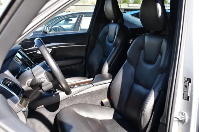 2018 Volvo XC90 T6 Momentum