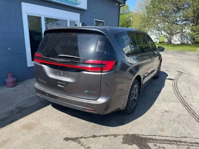 2022 Chrysler Pacifica Hybrid Touring L