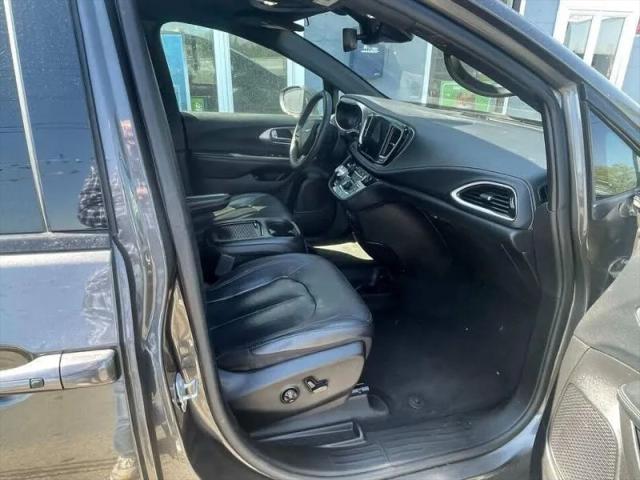 2022 Chrysler Pacifica Hybrid Touring L