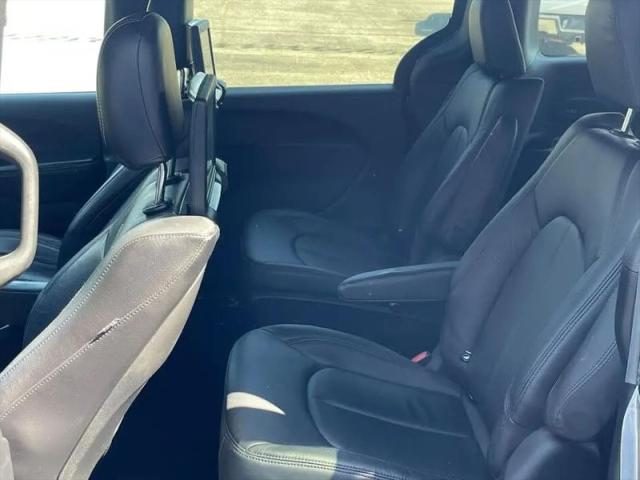2022 Chrysler Pacifica Hybrid Touring L