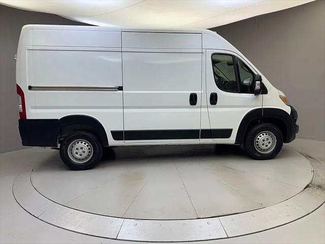 2024 Ram ProMaster 2500 Cargo Van Tradesman High Roof 136" WB w/Pass Seat