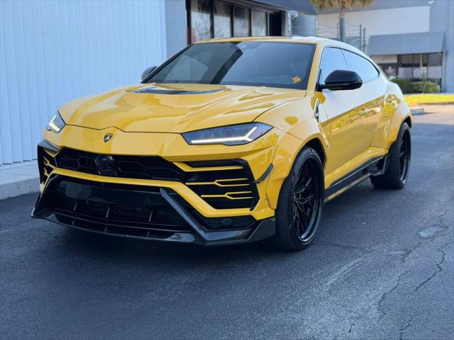 2021 Lamborghini Urus Graphite Capsule