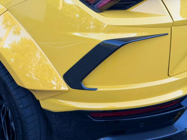 2021 Lamborghini Urus Graphite Capsule