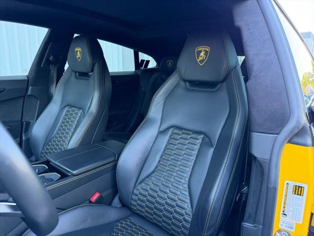 2021 Lamborghini Urus Graphite Capsule