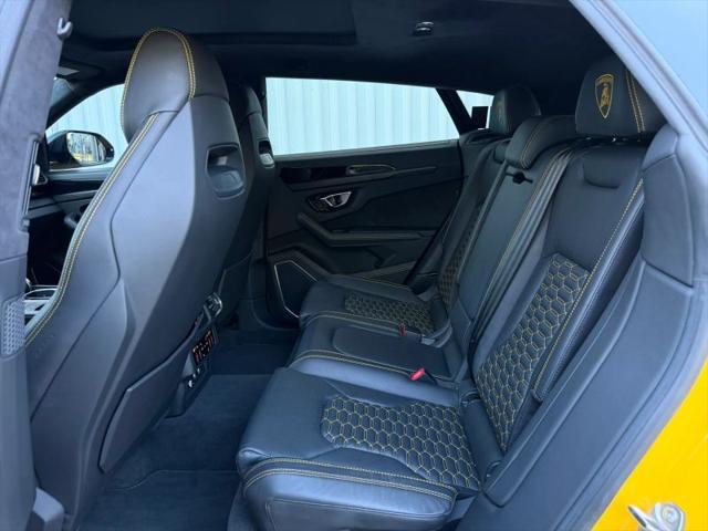 2021 Lamborghini Urus Graphite Capsule