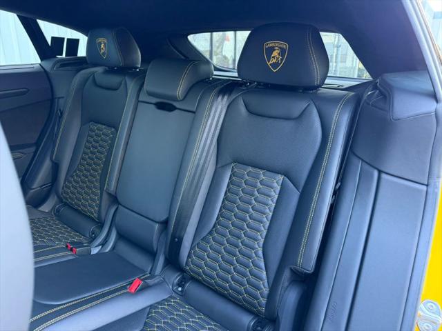 2021 Lamborghini Urus Graphite Capsule
