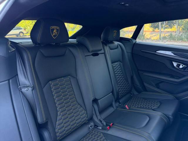 2021 Lamborghini Urus Graphite Capsule