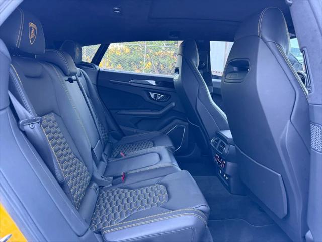 2021 Lamborghini Urus Graphite Capsule