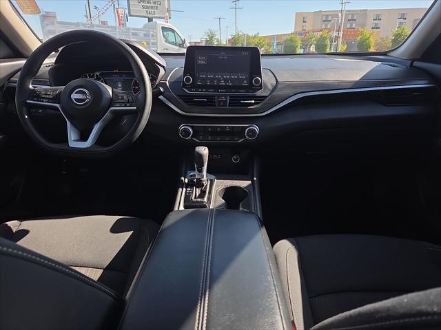 2025 Nissan Altima SV FWD
