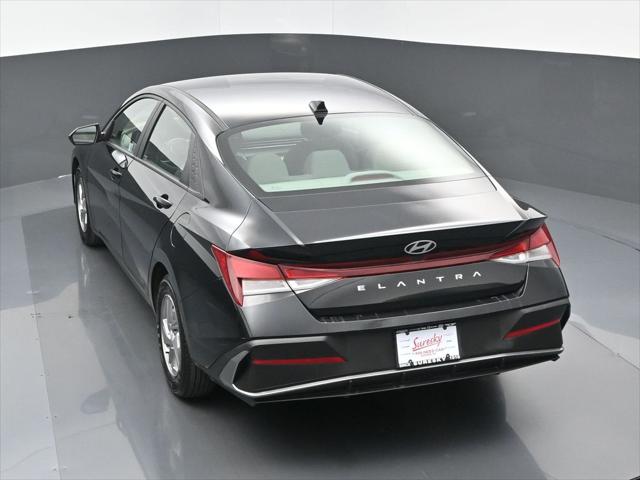 2024 Hyundai Elantra SE