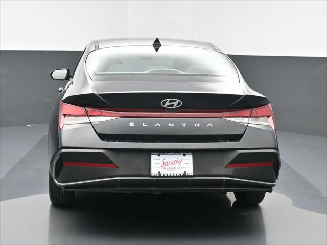 2024 Hyundai Elantra SE