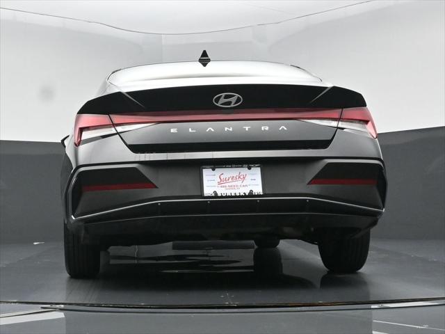 2024 Hyundai Elantra SE