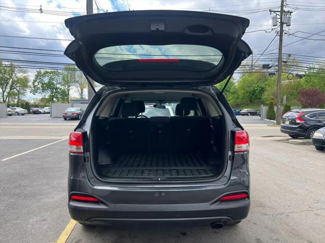 2016 Kia Sorento 2.4L LX