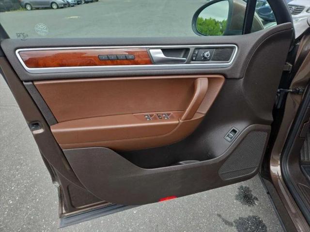 2013 Volkswagen Touareg VR6 Lux