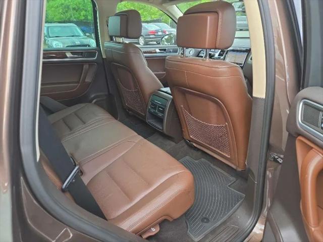 2013 Volkswagen Touareg VR6 Lux