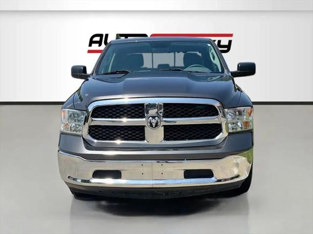2019 Ram 1500 Classic SLT Crew Cab 4x2 6'4" Box