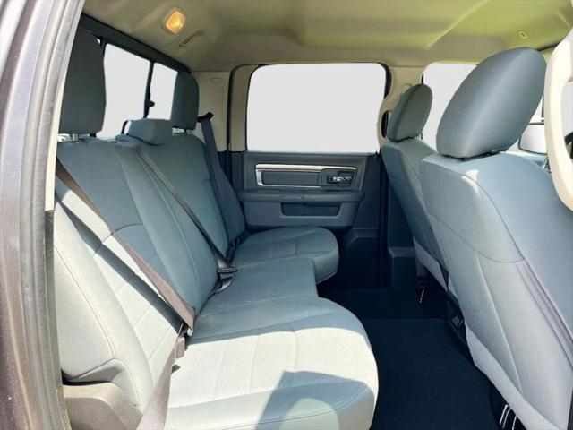 2019 Ram 1500 Classic SLT Crew Cab 4x2 6'4" Box