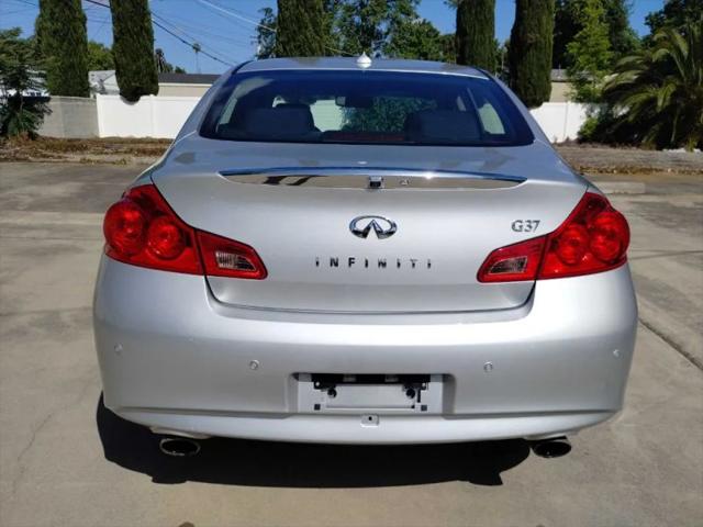 2011 INFINITI G37 Journey