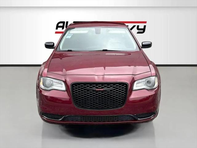 2022 Chrysler 300 Touring