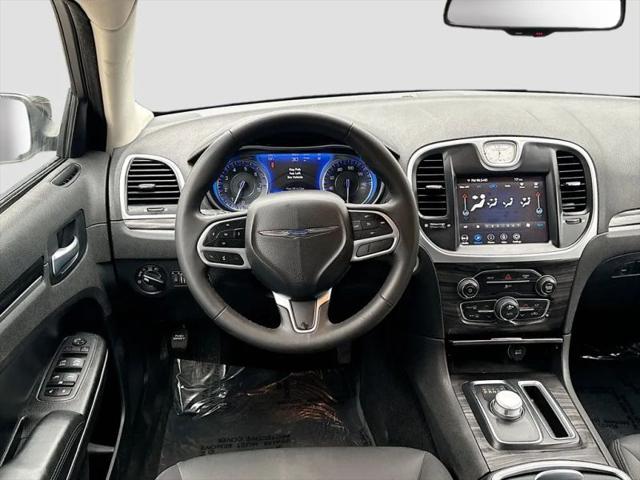2022 Chrysler 300 Touring