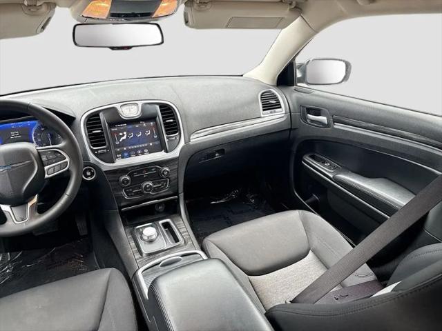 2022 Chrysler 300 Touring