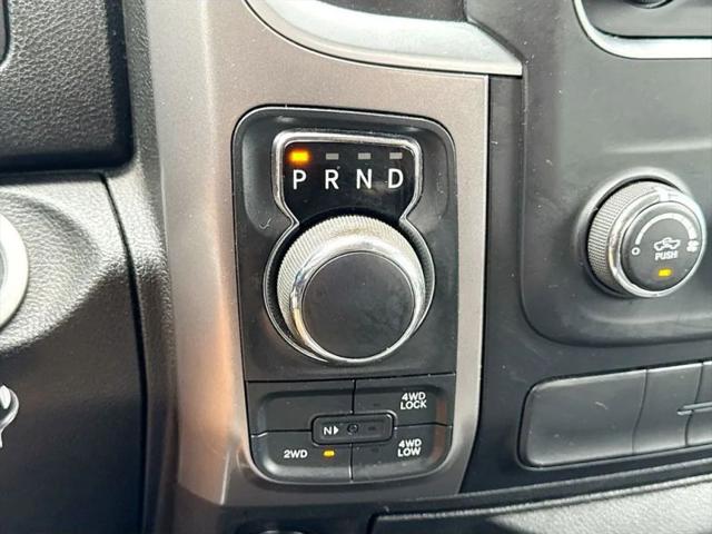 2022 Ram 1500 Classic SLT Crew Cab 4x4 5'7" Box