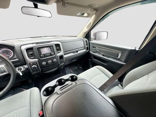 2022 Ram 1500 Classic SLT Crew Cab 4x4 5'7" Box