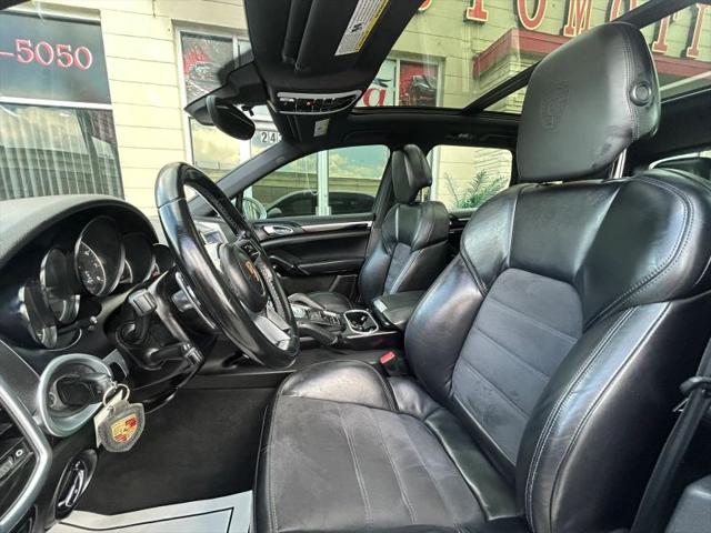 2017 Porsche Cayenne Platinum Edition
