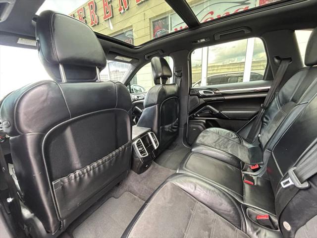 2017 Porsche Cayenne Platinum Edition