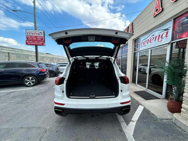 2017 Porsche Cayenne Platinum Edition