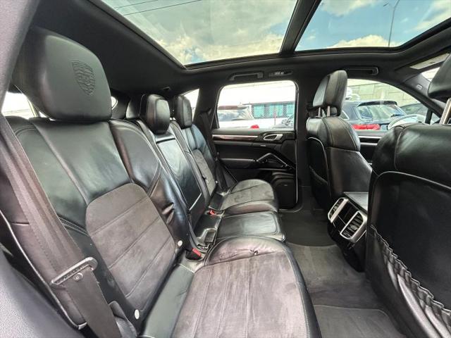 2017 Porsche Cayenne Platinum Edition