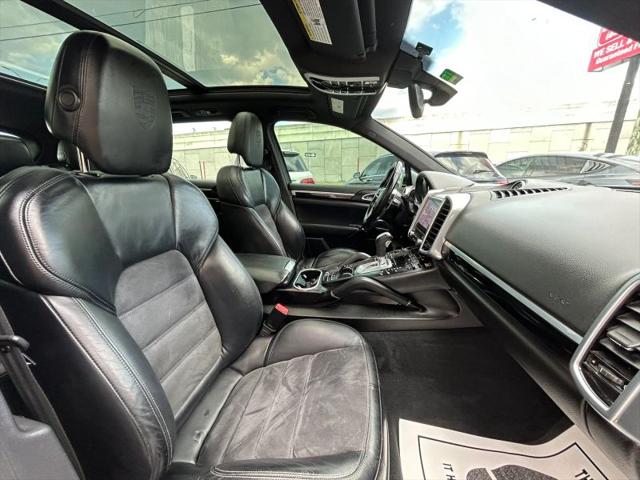2017 Porsche Cayenne Platinum Edition