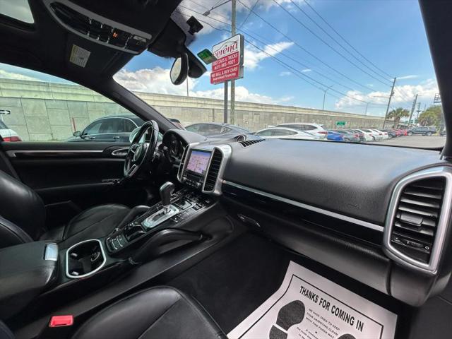 2017 Porsche Cayenne Platinum Edition