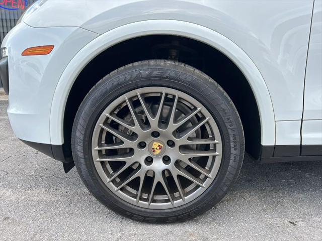 2017 Porsche Cayenne Platinum Edition