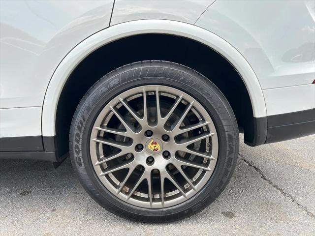 2017 Porsche Cayenne Platinum Edition