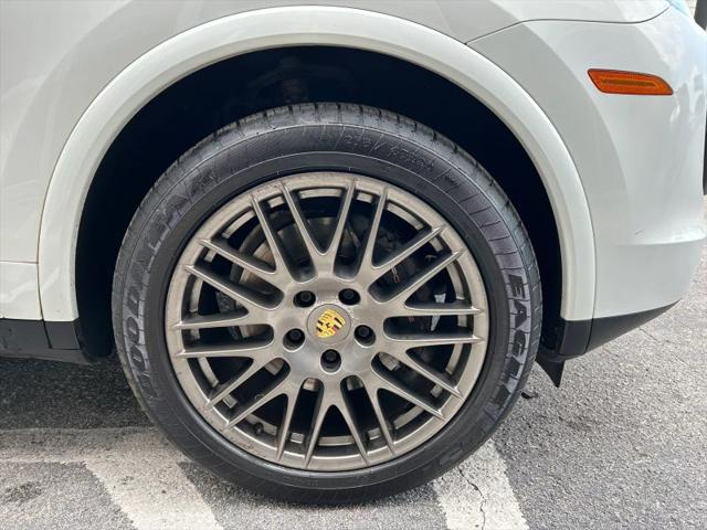 2017 Porsche Cayenne Platinum Edition
