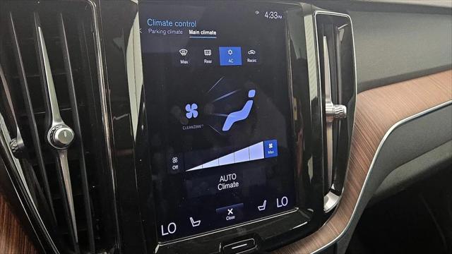 2021 Volvo XC60 T5 Momentum