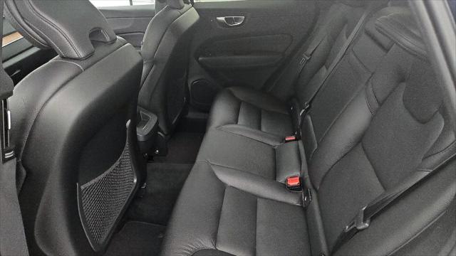 2021 Volvo XC60 T5 Momentum