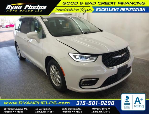 2021 Chrysler Pacifica Touring L for sale in Phoenix, NY