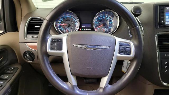 2015 Chrysler Town & Country LX
