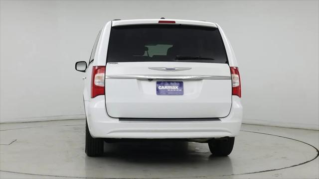 2015 Chrysler Town & Country LX