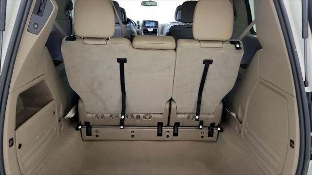 2015 Chrysler Town & Country LX