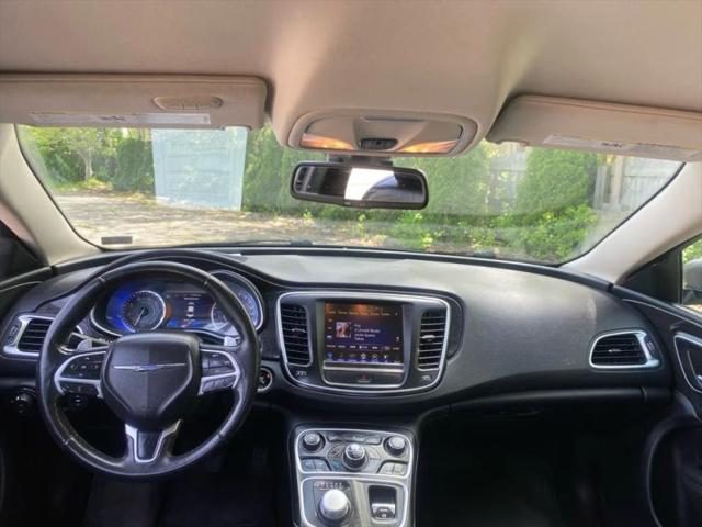 2016 Chrysler 200 C