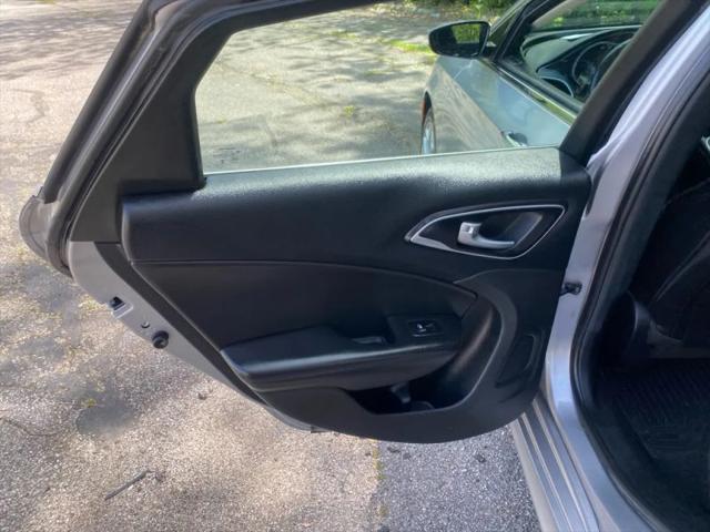 2016 Chrysler 200 C