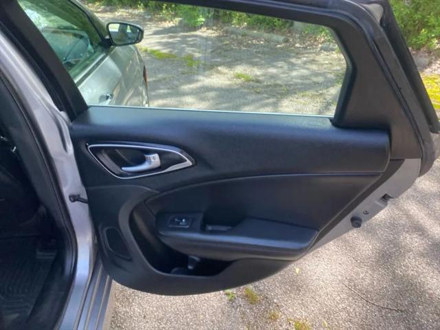 2016 Chrysler 200 C