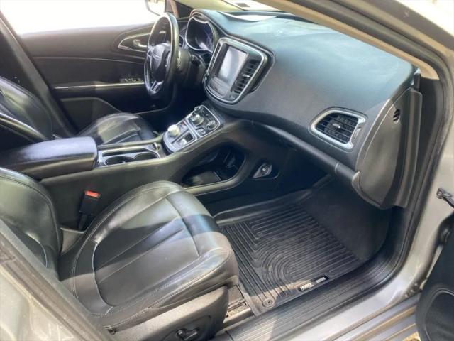 2016 Chrysler 200 C