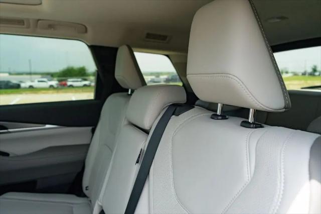2027 INFINITI QX60 LUXE