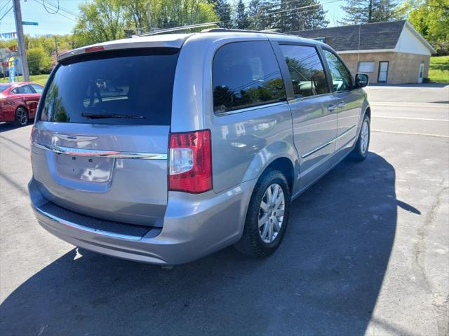 2013 Chrysler Town & Country Touring
