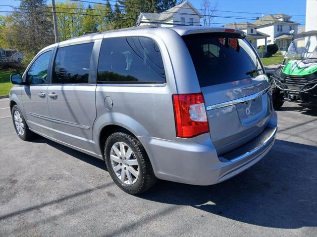 2013 Chrysler Town & Country Touring
