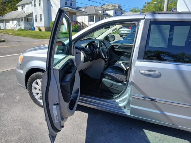 2013 Chrysler Town & Country Touring